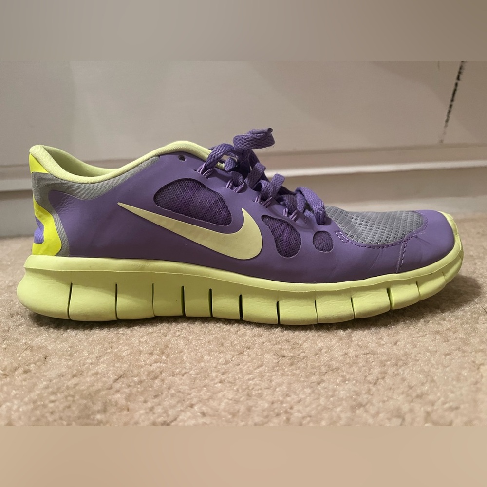 Nike unisex kids shoe size 5.5Y